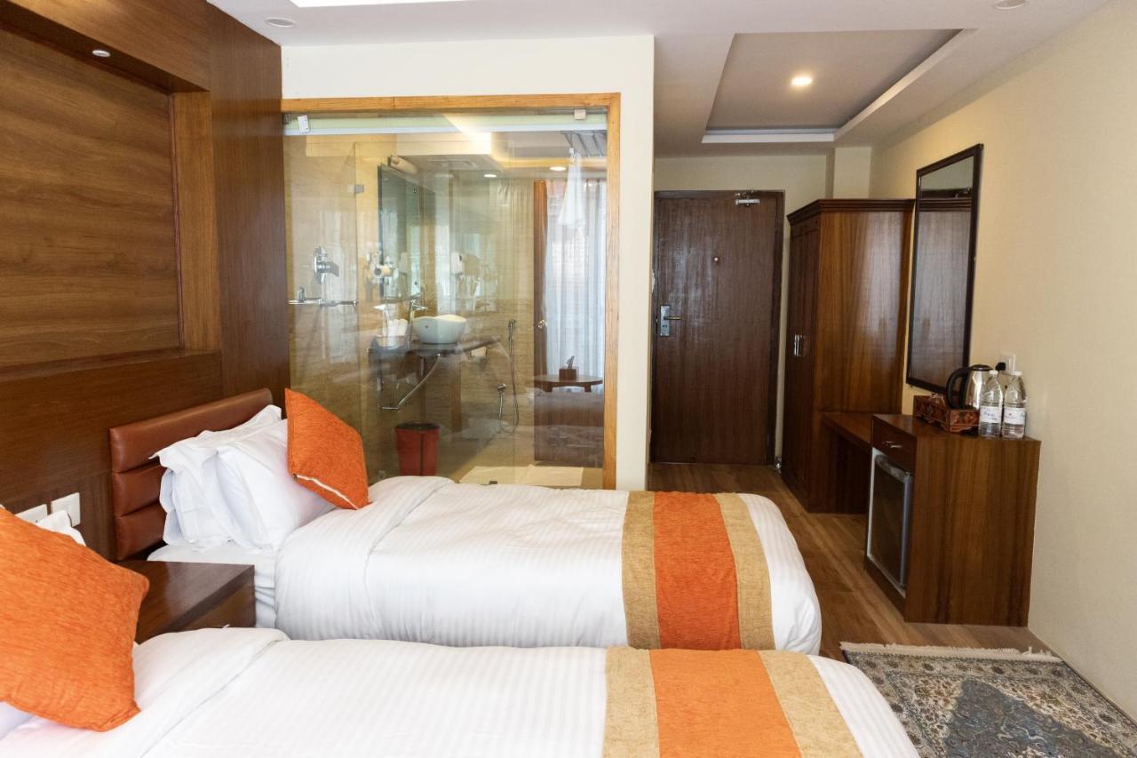 Hotel Yakroo Manang Catmandu Exterior foto