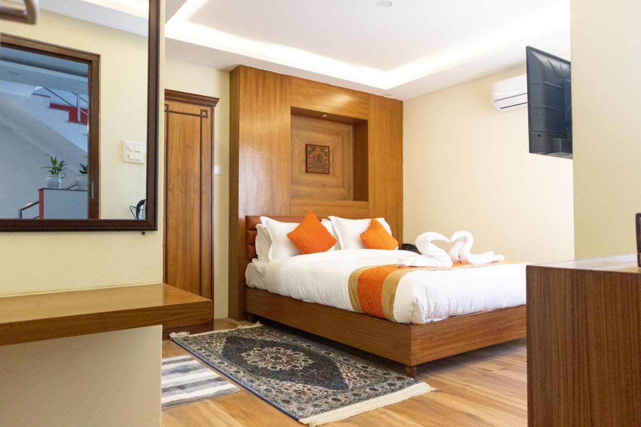 Hotel Yakroo Manang Catmandu Exterior foto