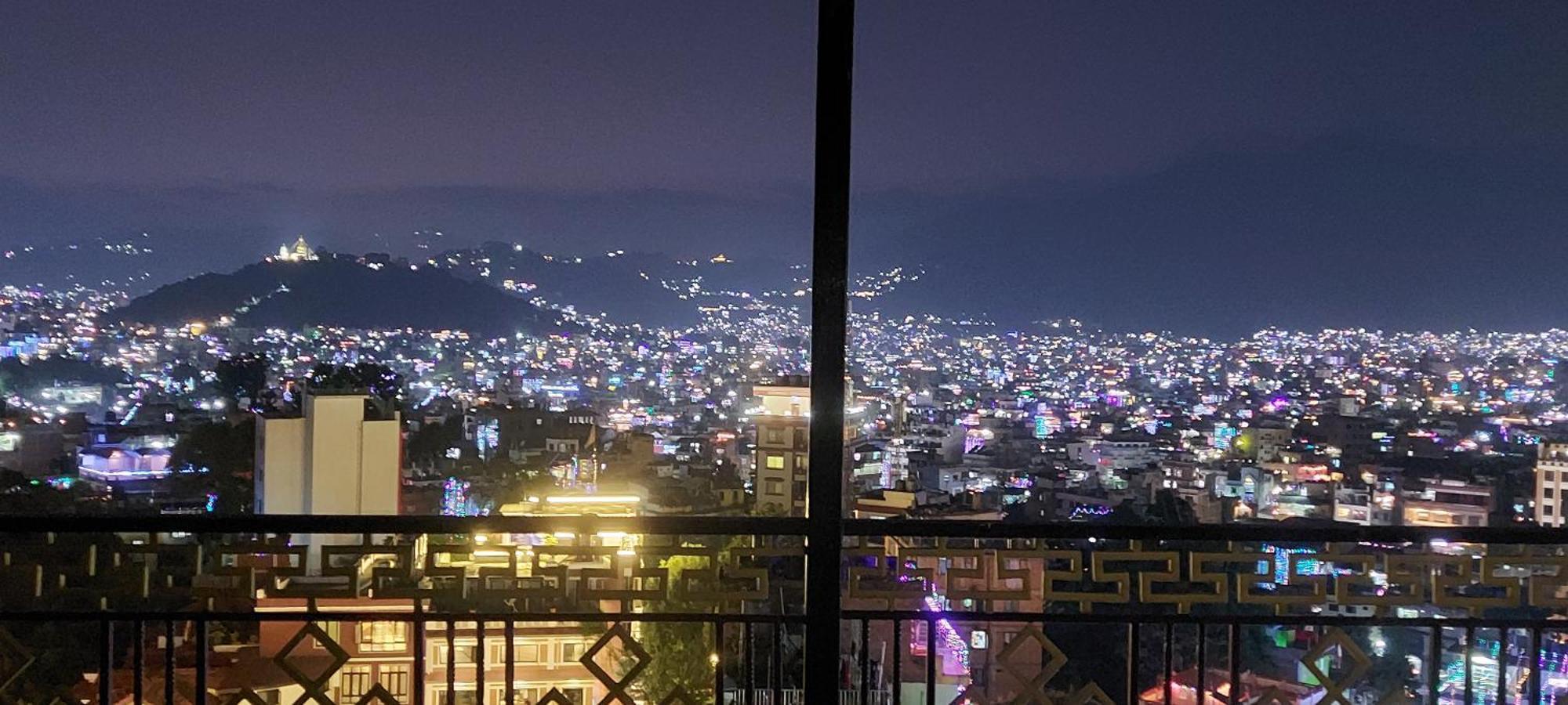 Hotel Yakroo Manang Catmandu Exterior foto