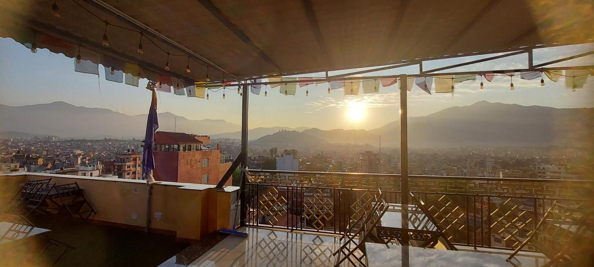 Hotel Yakroo Manang Catmandu Exterior foto