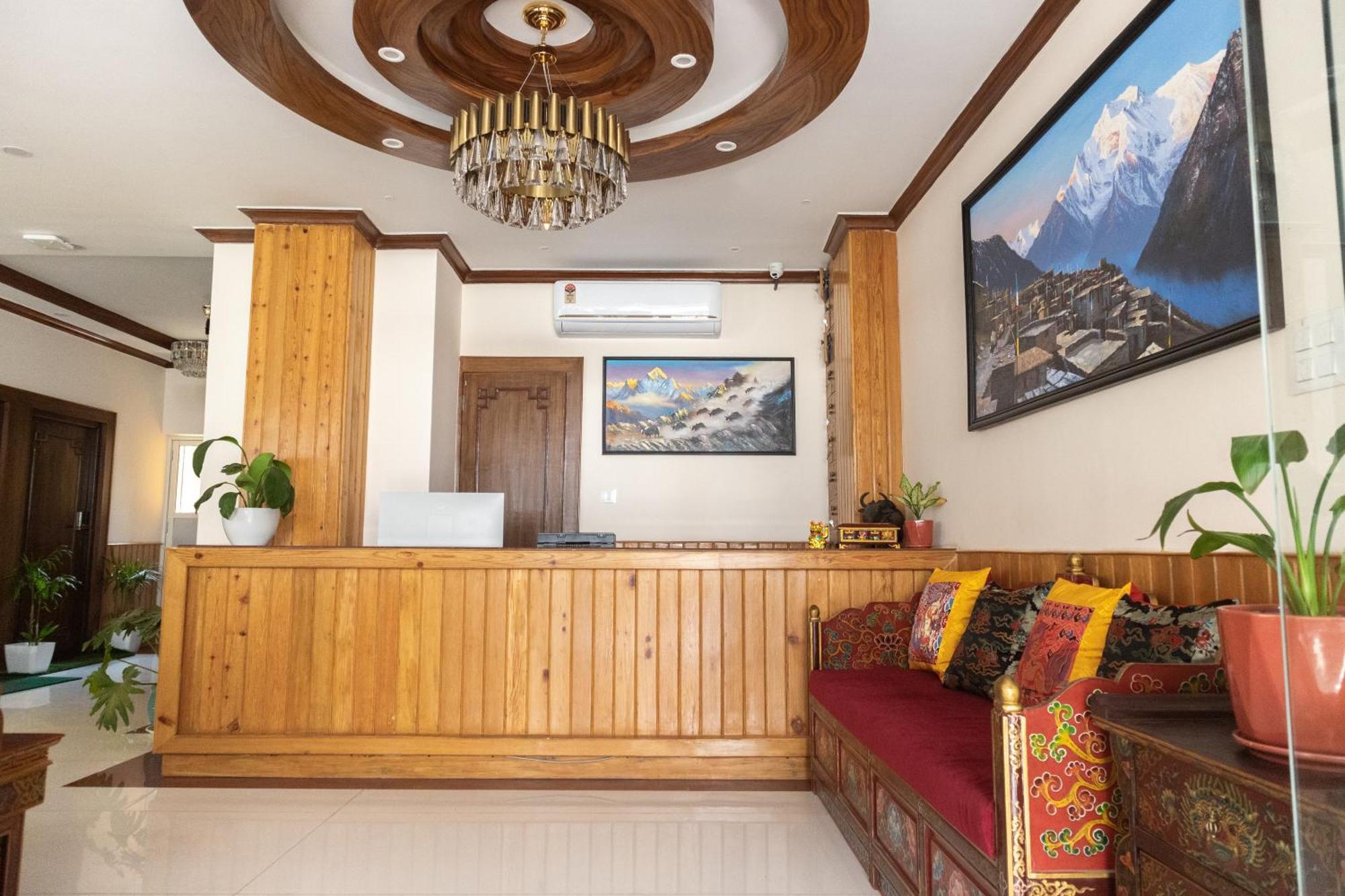Hotel Yakroo Manang Catmandu Exterior foto