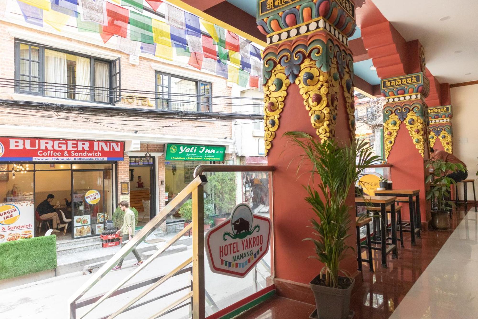 Hotel Yakroo Manang Catmandu Exterior foto