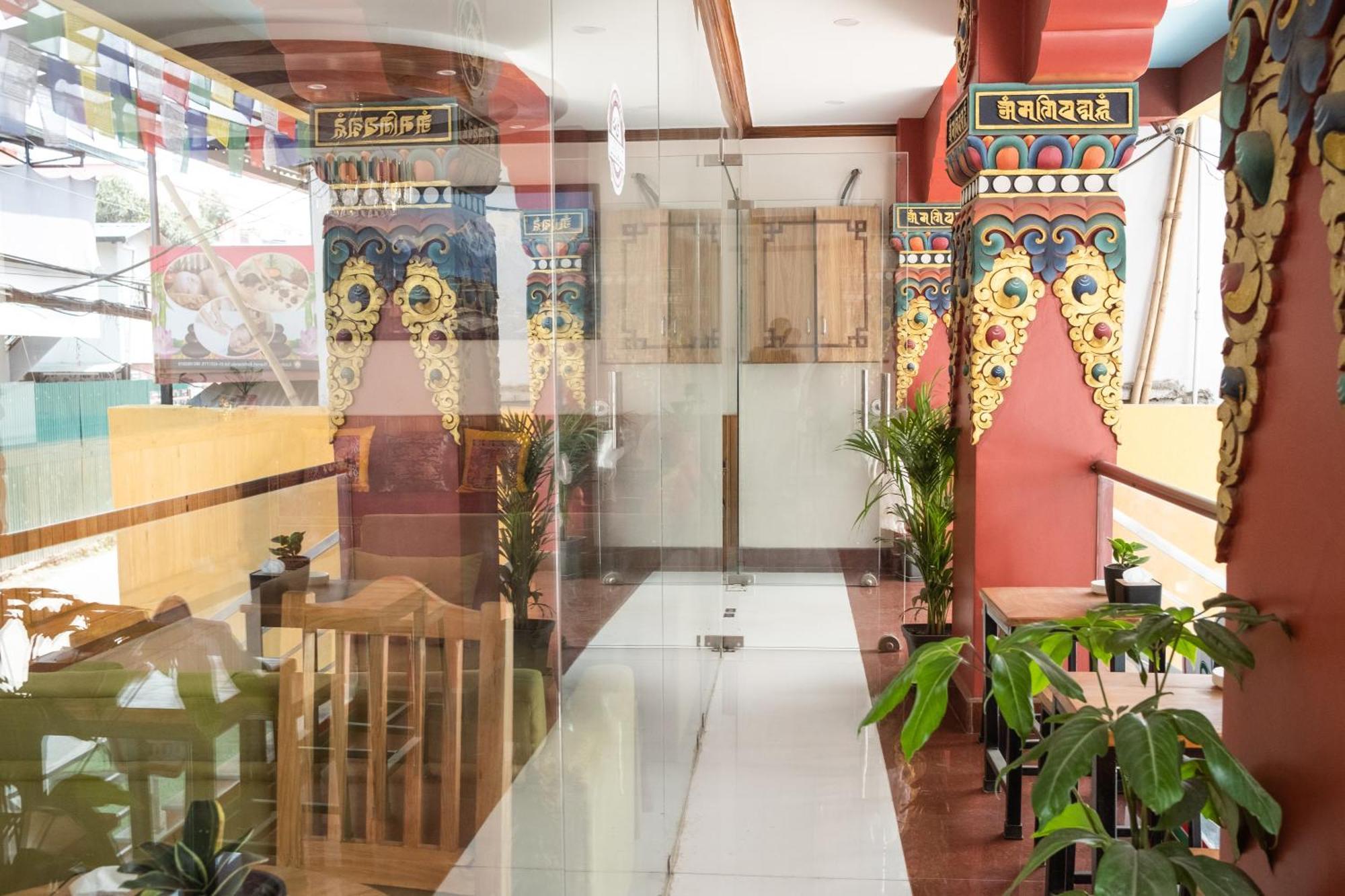 Hotel Yakroo Manang Catmandu Exterior foto