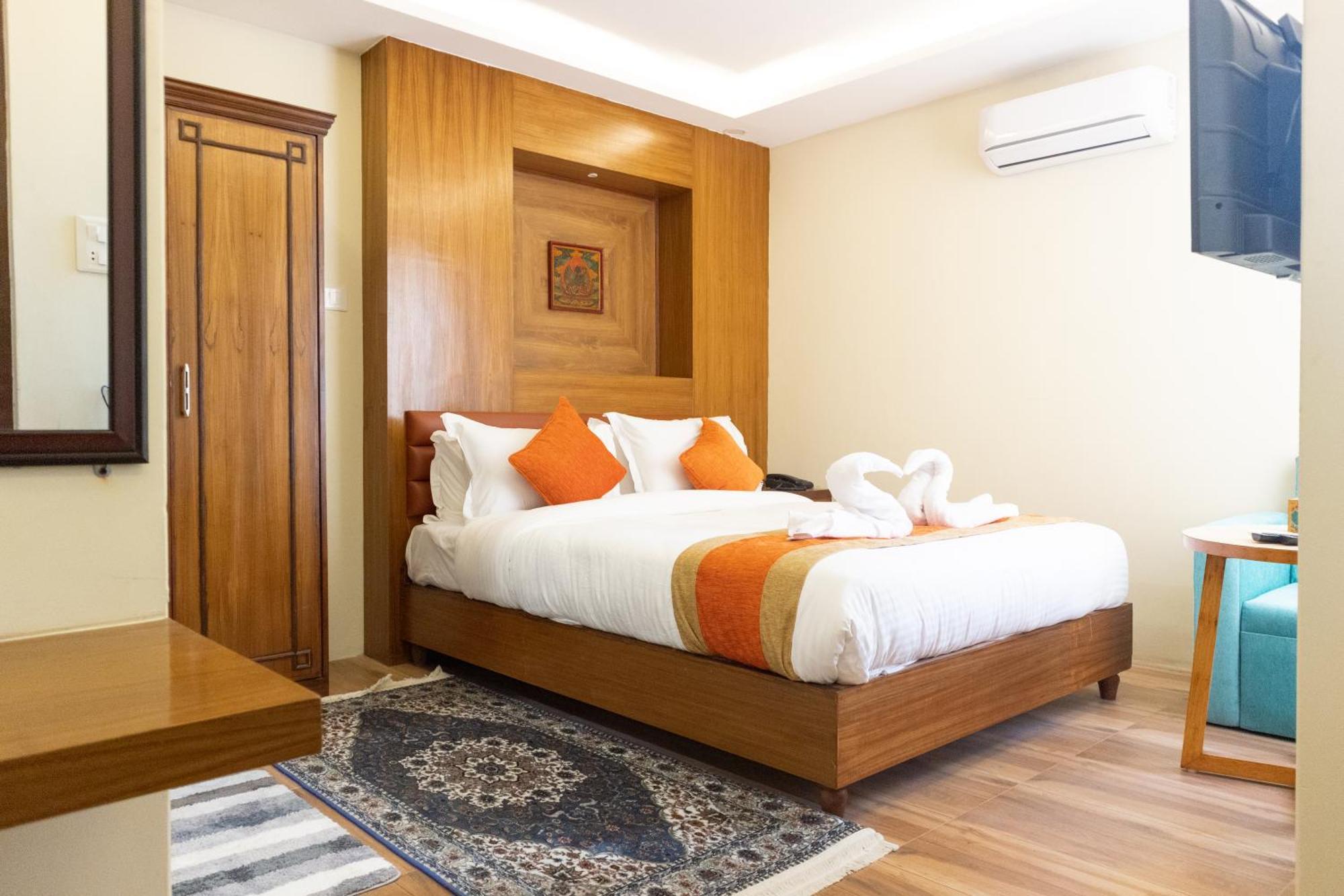 Hotel Yakroo Manang Catmandu Exterior foto